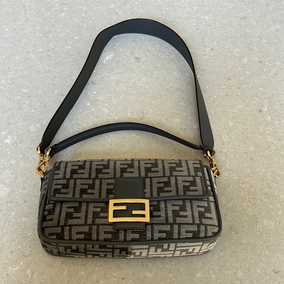 FENDI Baguette Gray Velour Gold Hardware Purse Shoulder Bag Cross Body - Picture 4 of 16